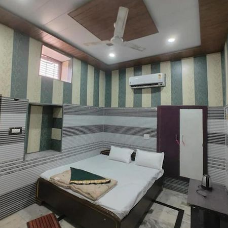 Bhagat Ji Guest House Ayodhya المظهر الخارجي الصورة